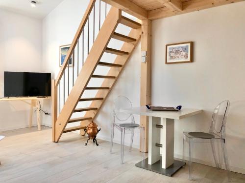 Modernes Studio für 2 am Tegernsee - Mit Galerie, großer Dusche & direkt vom Bahnhof erreichbar