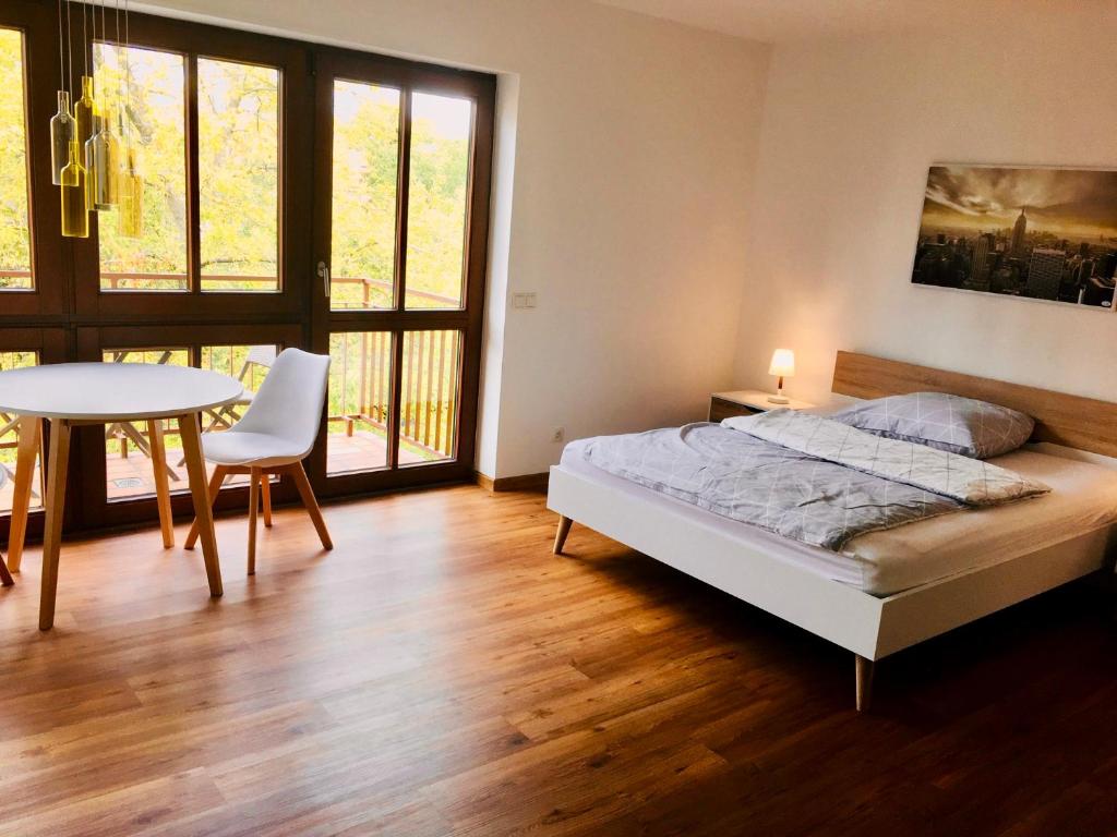 Appartement Modernes Studio im Herzen von Neustadt: PfalzLiebe 13A Hindenburgstraße 67433 Neustadt an der Weinstraße