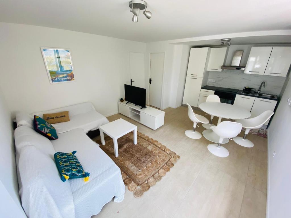 Appartement Mon littoral ( rez-de-jardin ) 100 m de la plage 79 Avenue Paul Danio 83220 Le Pradet