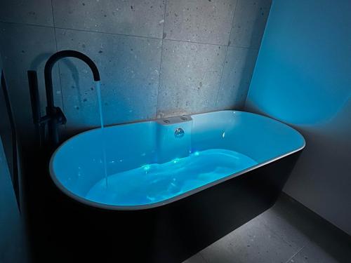 Mona Lisa 2 velos et jacuzzi