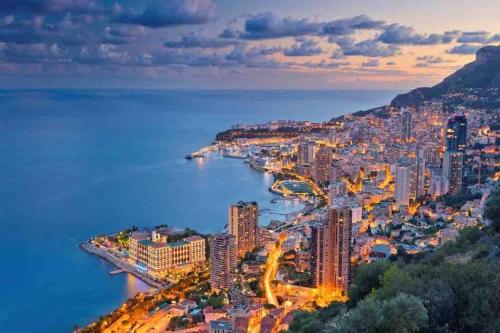 MONACO - Menton - PARKING - 4 Persons - Beach and Sun - French Riviera - Full Renovated