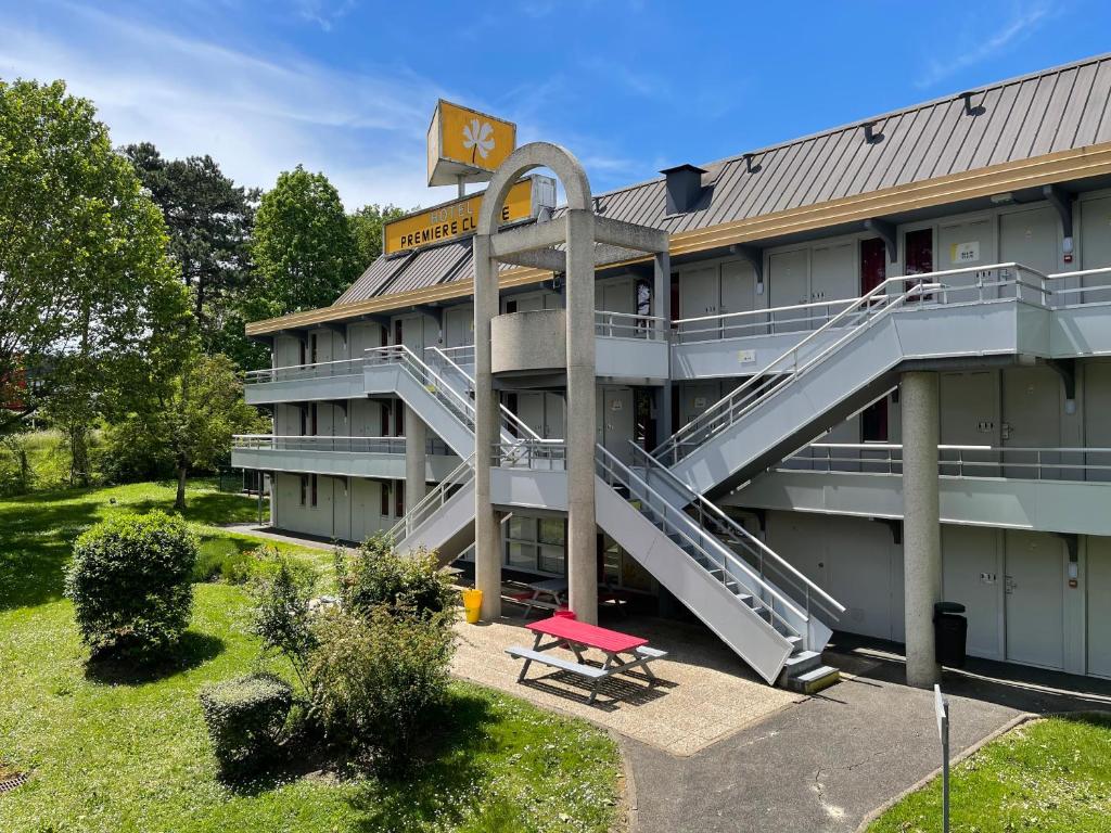 Montagnon - Les Suites Du Palais - 58000 Nevers