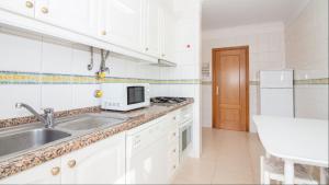 Monte Gordo Beach Apartment