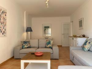 Monte Gordo Beach Flat with Balcony