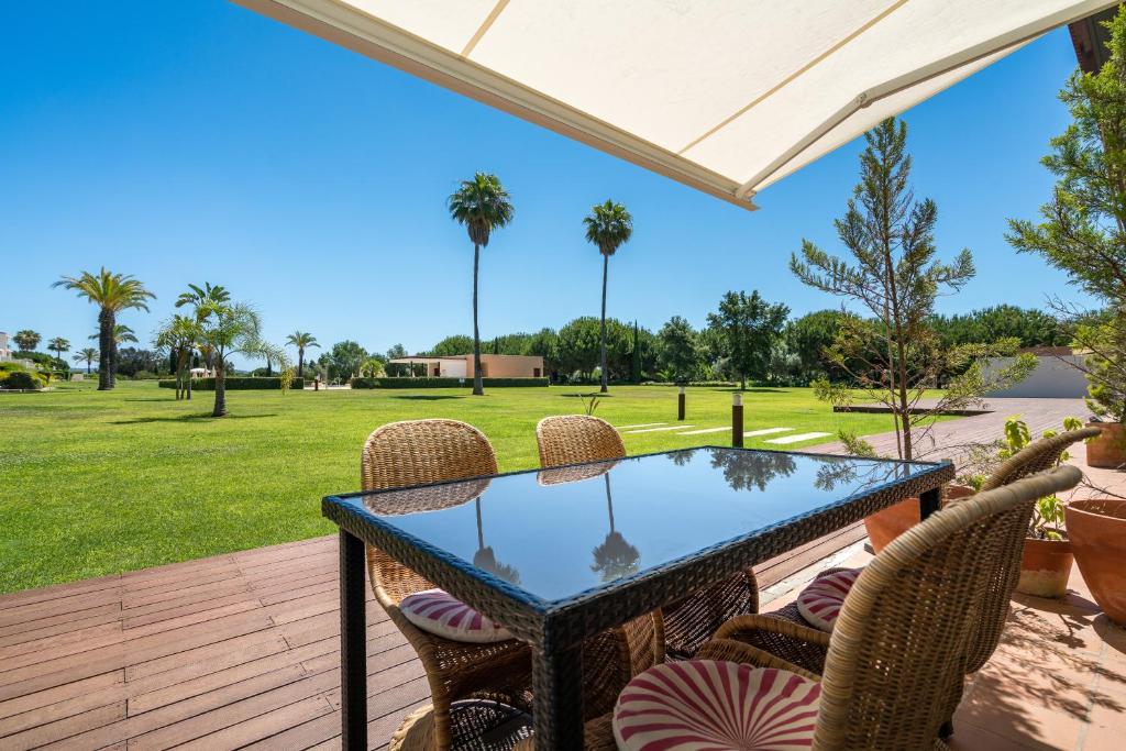 Appartement Monte Laguna duplex- Rest and play golf at MONTE LAGUNA Urbanização Colinas do Golfe 37 8125-507 Vilamoura