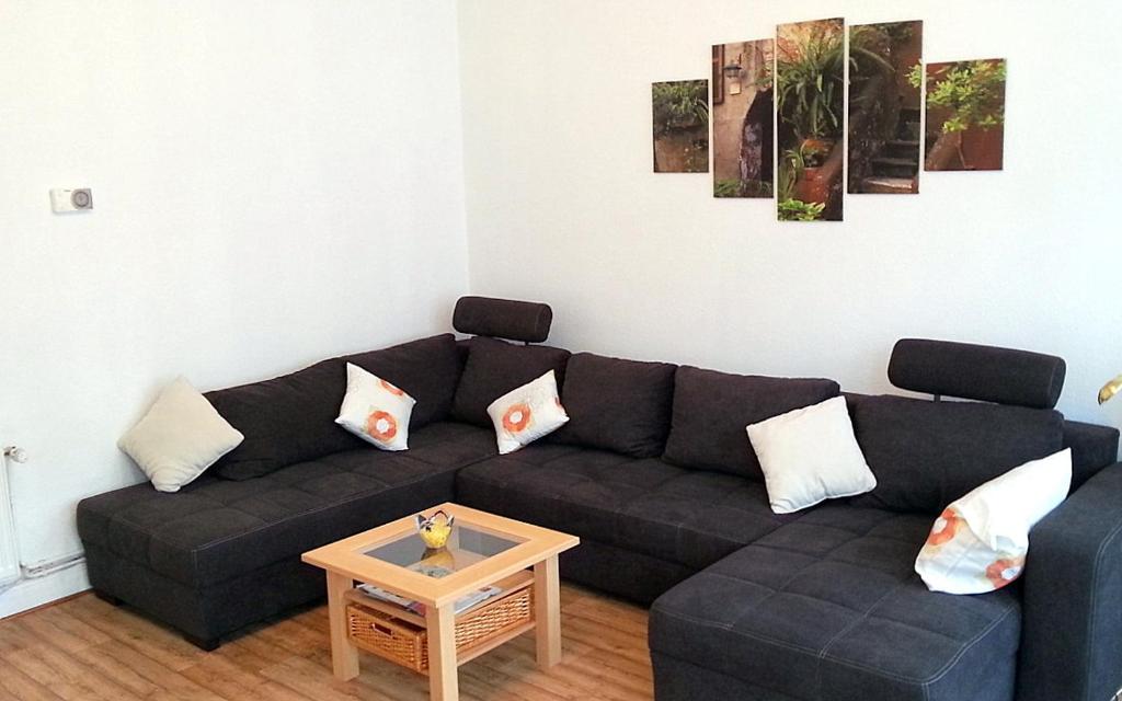 Monterwohnungen Santos-Lerch Große Bruchstrasse 27, 41747 Viersen