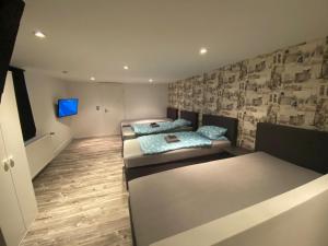 Monteur/Ferienwohnung Bredelem