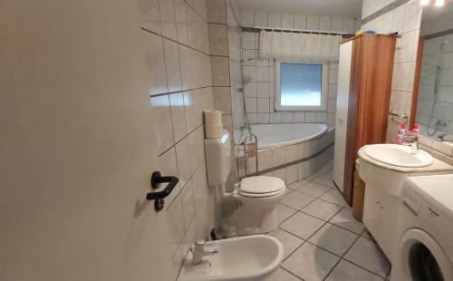Monteur-, Ferienwohnung mit Balkon in Hanau bei Frankfurt und Aschaffenburg