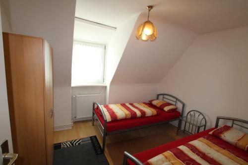 Monteurzimmer - Mittelfeld