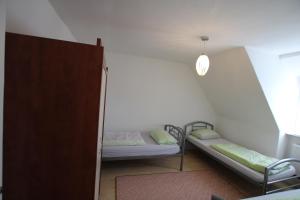Monteurzimmer - Mittelfeld