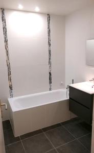 Montmartre - 3 Bedrooms apartment - 6 Guests - AC