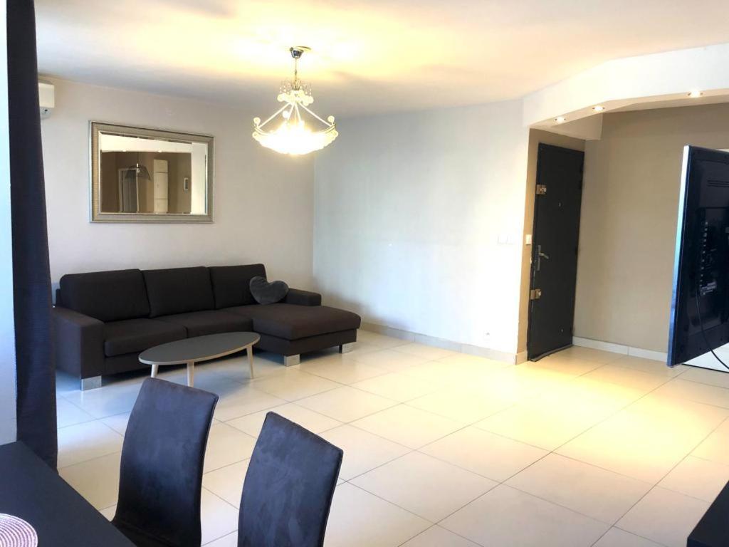 Appartement Montpellier Appt T4 90m2 à 15 min des plages et 5 min gare St Roch 810 Avenue de Maurin 34070 Montpellier