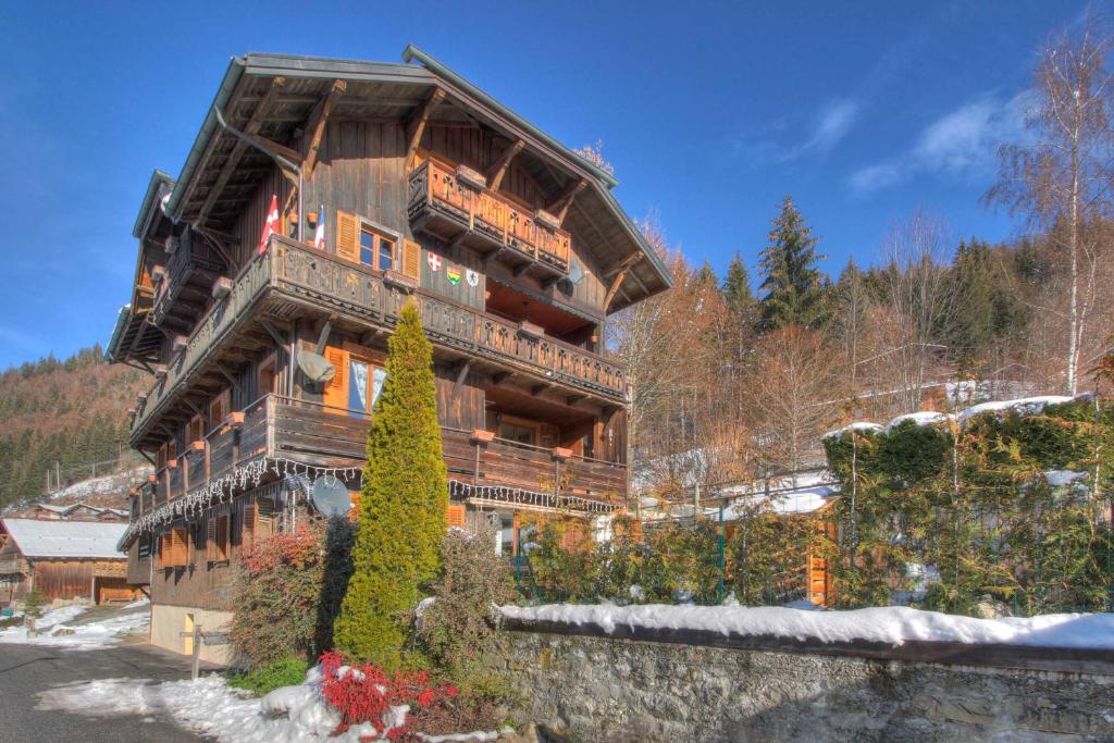 Appartement Montriond & Morzine, 4 bedroom ground floor apartment Ground Floor 525 Route de L'Ele 74110 Montriond