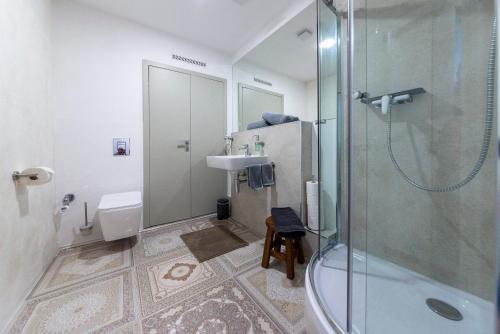 Moor Apartment 8