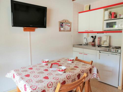 Appartement Appartement Morillon 1100, 3 pièces, 5 personnes - FR-1-412-19 Les Esserts -  - Morillon