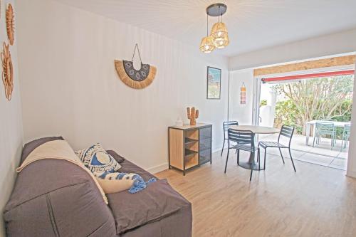 Motte du Couchant, 6 personnes, 4 min de la plage, Parking, Climatisation