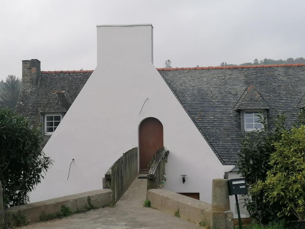 Moulin de brezal et étang à 20 minute de la mer Moulin de Brezal, 29400 Plounéventer