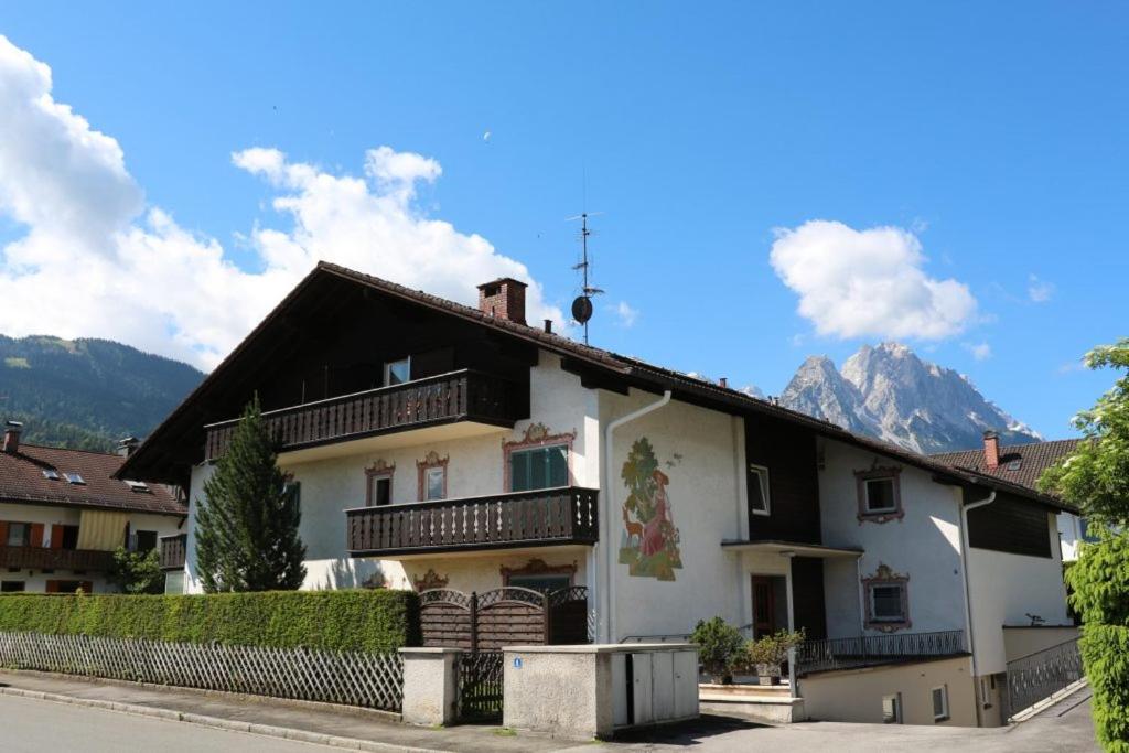 Mountain View Apartment Hochblassenstraße 6, 82467 Garmisch-Partenkirchen