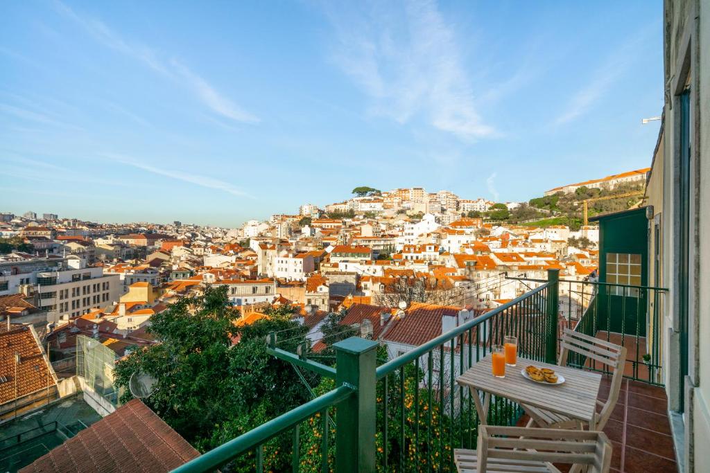 Mouraria Modern Living breathtaking views & AC 30 Rua Marquês Ponte de Lima 3E, 1100-584 Lisbonne