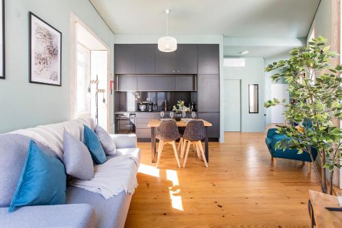 Mouzinho Darling 1BR w/ AC in City Center by LovelyStay