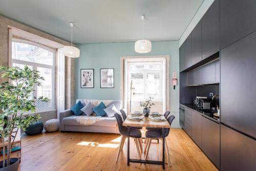 Mouzinho Darling 1BR w/ AC in City Center by LovelyStay