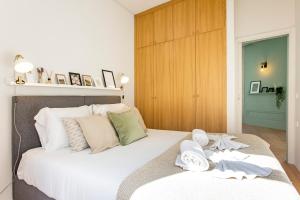 Appartement Mouzinho Darling 1BR w/ AC in City Center by LovelyStay 94 Rua de Mouzinho da Silveira 3º Frt 4050-553 Porto Région Nord