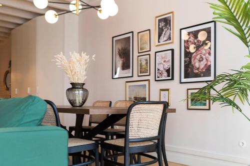 Mouzinho Luxury 3BR Flat l 5 min Walk to Ribeira by Lovelystay