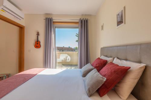 Music Relaxing Apt with bikes, terrace & parking
