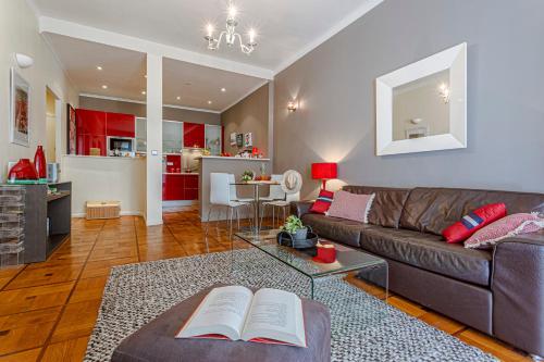 MY CASA - SQUARE ROYAL