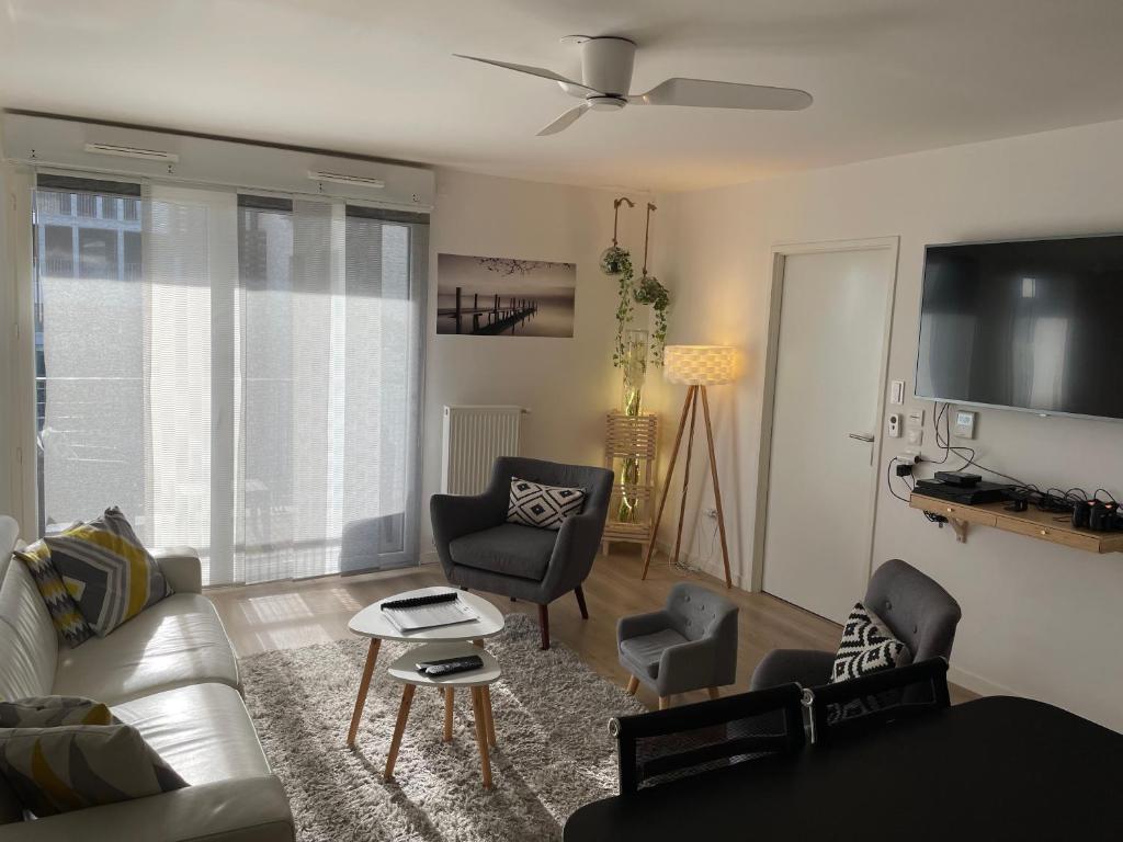 Myhomezen Montévrain Disneyland Val d'Europe & 3D Playstation 4 15 Rue de Prague appartement E101, 77144 Montévrain