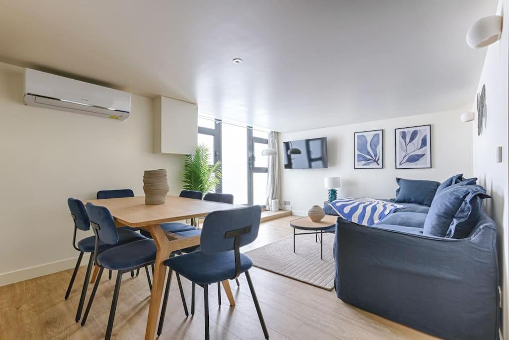 Appartement MyKeypers - Design & Luxury Duplex 2BR/6P - Bastille/Marais 4 22 Rue de la Roquette 75011 Paris