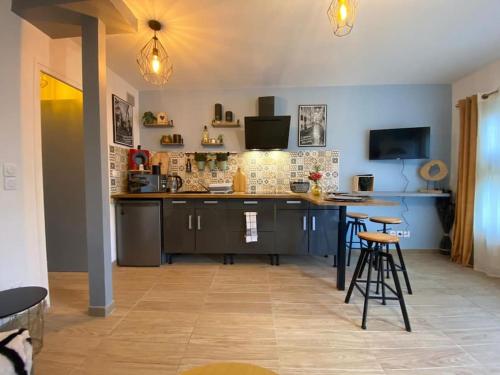 n3 maisonnette en rez de jardin parking gratuis