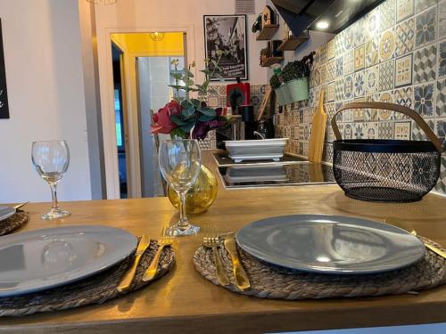n3 maisonnette en rez de jardin parking gratuis