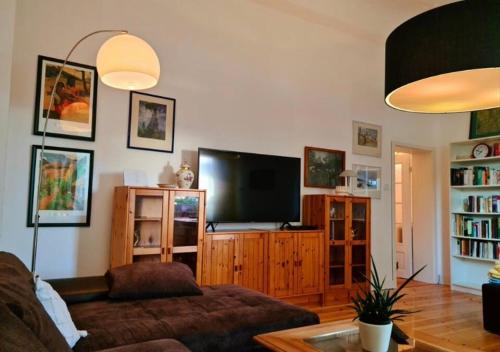 Nähe Bhf-Verbindungen nach Köln und Düsseldorf -Netflix ,80m2sanierter Altbau