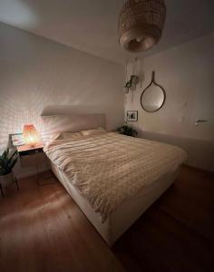 Nähe Messe: Zentrale Wohnung mit Balkon und Loggia
