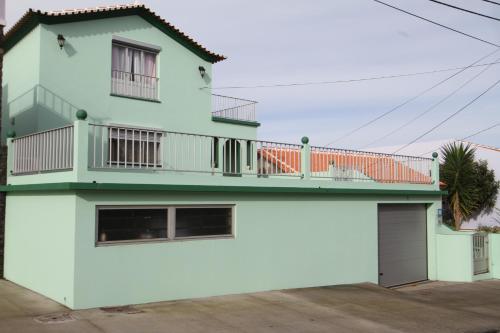 Nandes Place