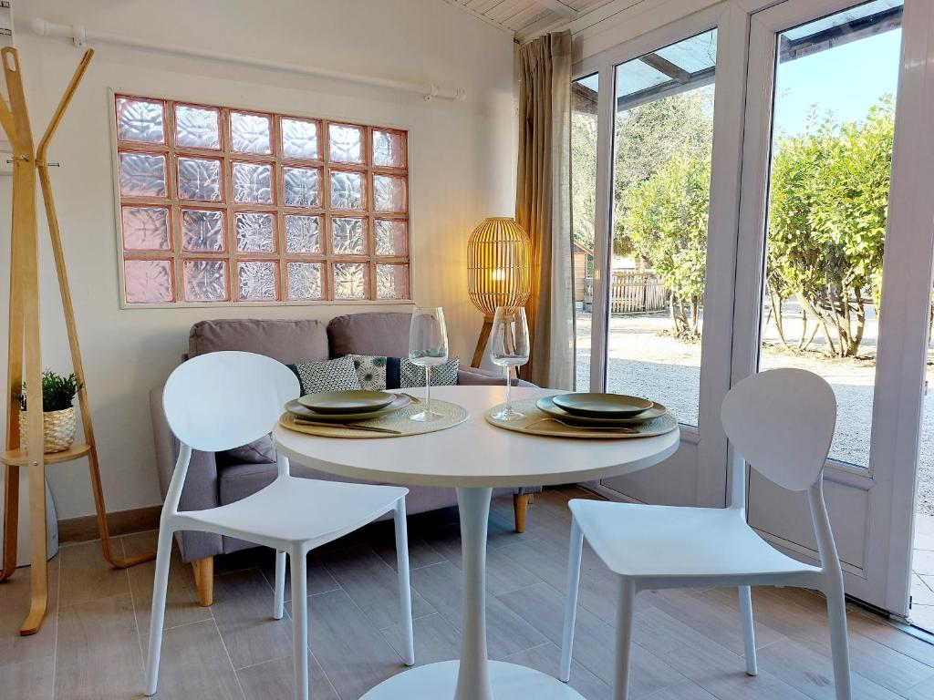 Napoleon Chateau Luxuryapartment for 18 guests with Pool near Paris! 60350 Saint-Jean-aux-Bois