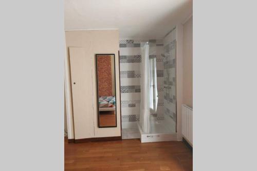 NARBONNE AGREABLE DUPLEX AVEC VERANDA ET COUR INTERIEURE