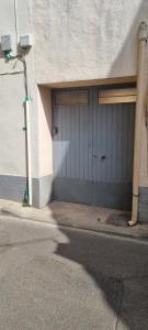 NARBONNE AGREABLE DUPLEX AVEC VERANDA ET COUR INTERIEURE