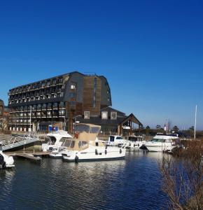 Appartement Naturogite Deauville Balnéo à la Marina Appartement 307, 3ème étage. bâtiment les planches 1 Avenue du Port 14800 Deauville Normandie