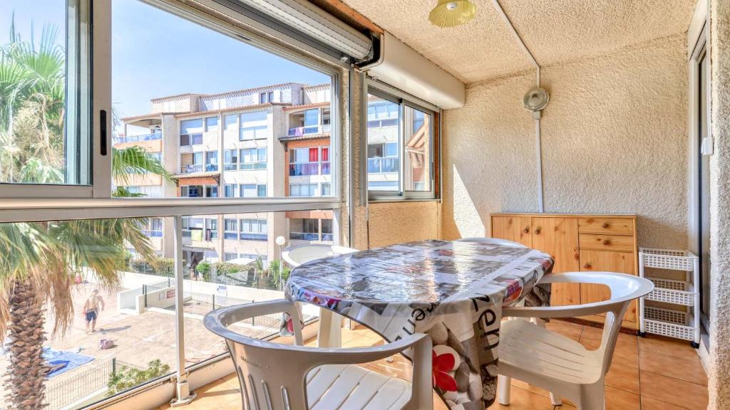 Appartement Nauticap - 423 - Appart vue piscine - 5 pers Rue des Corsaires, 8 34300 Le Cap d\'Agde