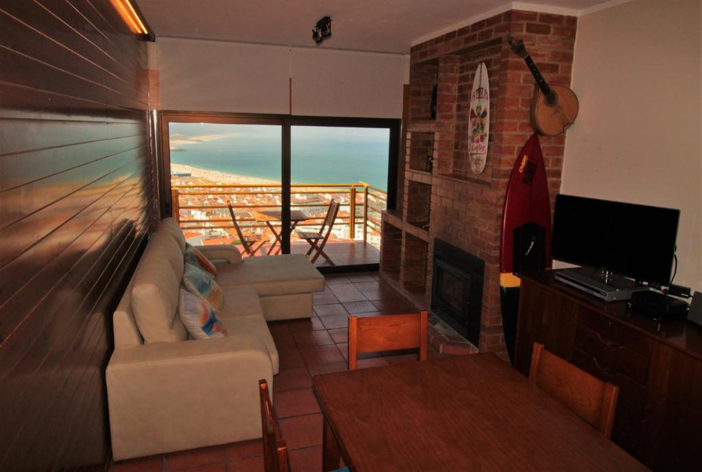 NAZARÉ SURF APARTMENT Rua Dr Herminio Laborinho Nº15 LT72/72 Fr AE, 2450-234 Nazaré