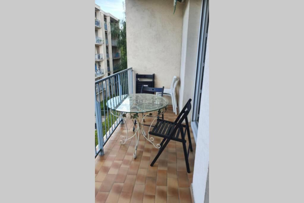 Appartement Near to Paris Evry courcouronne terrasse 12 Rue Claude Debussy 91000 Évry-les-Châteaux