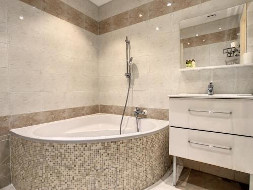 Nestor&Jeeves - BELA VISTA - Central - Very close sea