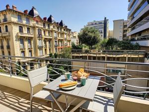 Nestor&Jeeves - BLUE OCEAN - Central - Very close beaches