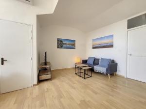 Nestor&Jeeves - CITY BREAK - Central - Very close sea