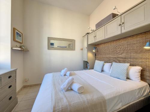 Nestor&Jeeves - LE POINTU - Port area - Close Old Town
