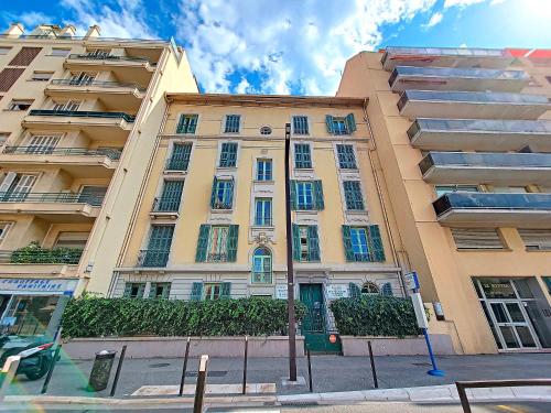 Nestor&Jeeves - ROSIE FRANCE RIVIERA - Close sea - Balcony