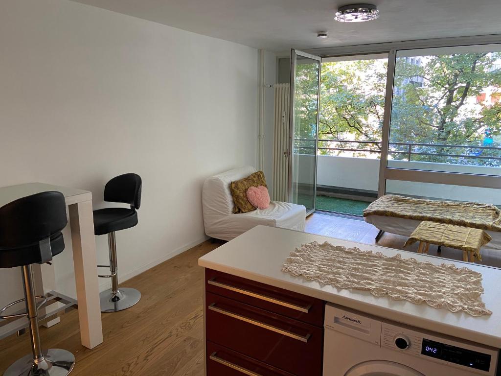 Nettes zentrales 1 Zimmer-Appartement 3 Weihenstephaner Straße, 81673 Munich