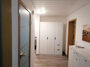 NEU, Apartment 60 qm nah zu Messe und Flughafen STR
